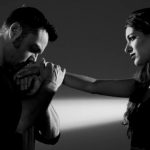 Tiziano Ferro y Ana Guerra nos dejan sin peluca con «Acepto milagros».