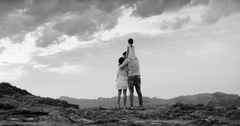 Melendi, “La chica perfecta” y su videoclip más sincero hasta la fecha.