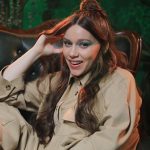 Eva B publica su canción más madura “El mundo entero”.