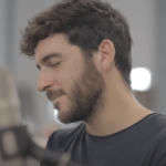 Querido Álvaro Gango, bienvenido de nuevo y gracias por esta joya.