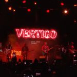 Dani Fernández se alía con la lluvia para dejar fluir emociones en su concierto en Madrid