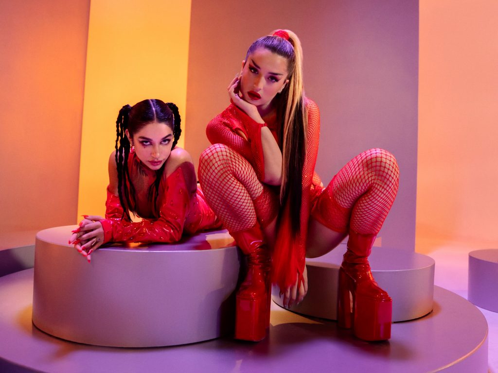 discoteka lola índigo y maría becerra