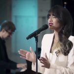 mujer contra mujer versiones