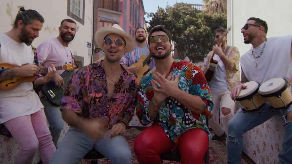 Efecto Pasillo y Bombai sacan su lado más romántico en “Una canción bonita”