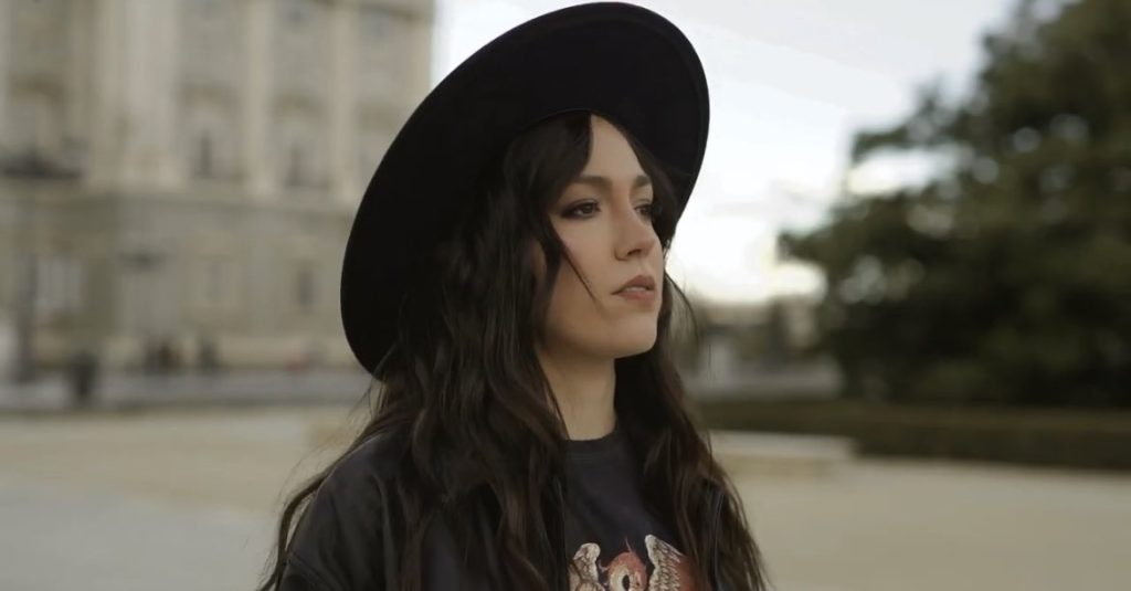 María Parrado y el romanticismo lucen en “Que tiene Madrid”