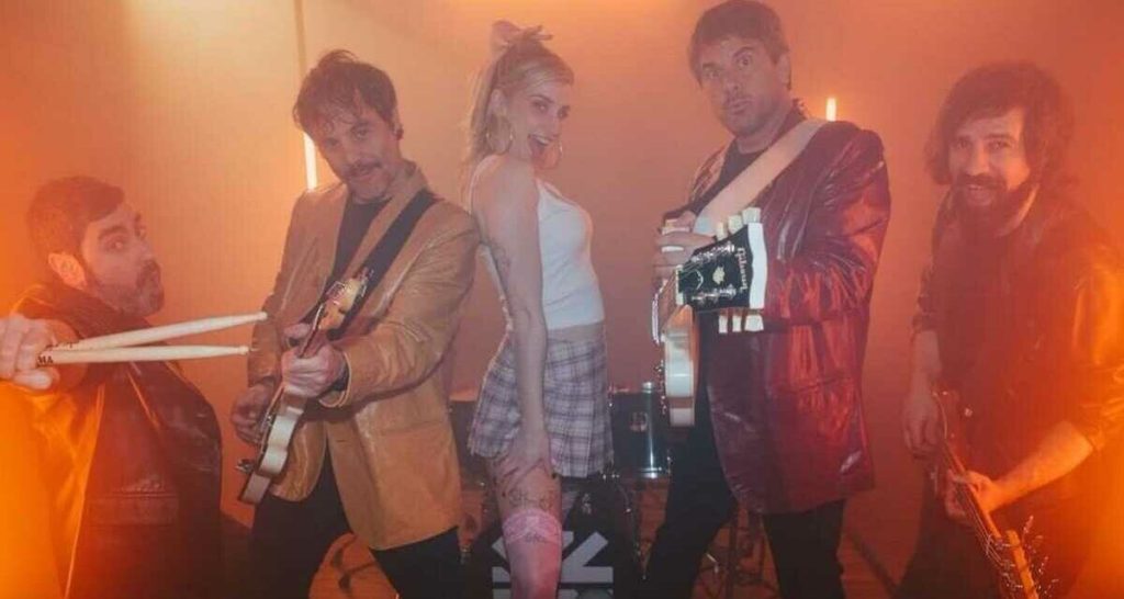 Samantha y Despistaos resucitan los 2000 en “Pa que estemos juntos”