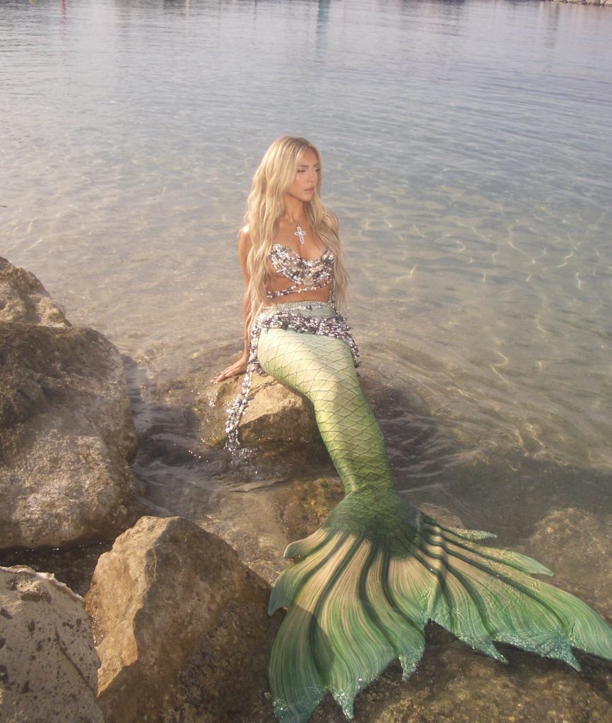 Ana Mena lanza “Acquamarina”: ¡Jaque Mate Disney!