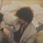 Alex Wall narra la historia de un corazón roto en “Antinirvana”