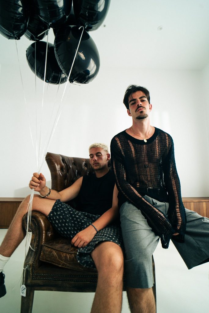 Xavibo y Hens visibilizan la tristeza en su colaboración