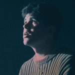 Iñigo Quintero se desnuda en “Lo que queda de mí”