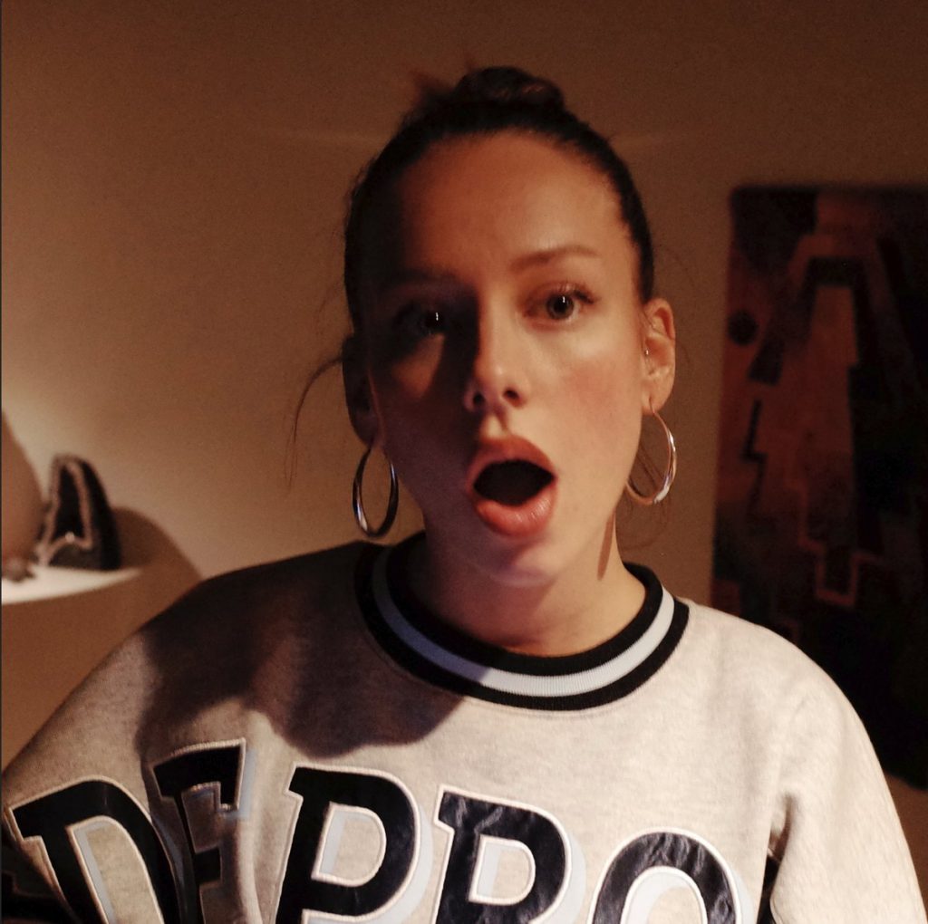 Dani Martín regresa por todo lo alto con “Esther Expósito”