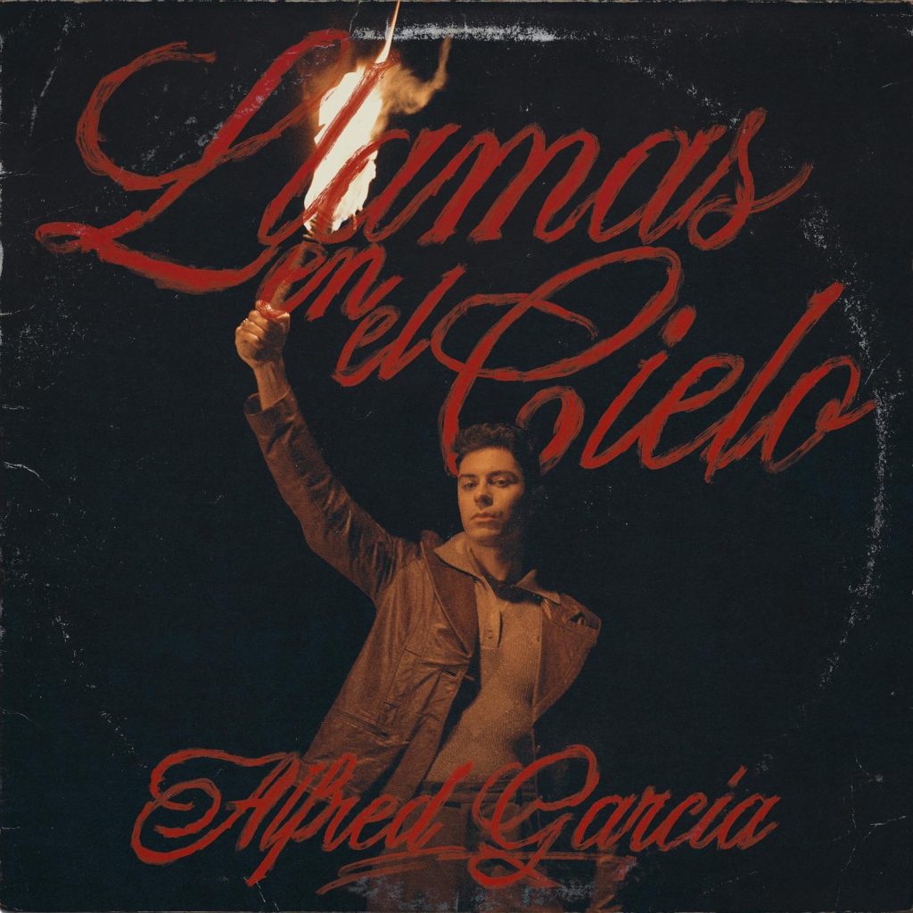 Alfred García despliega su magia con “Llamas en el cielo”