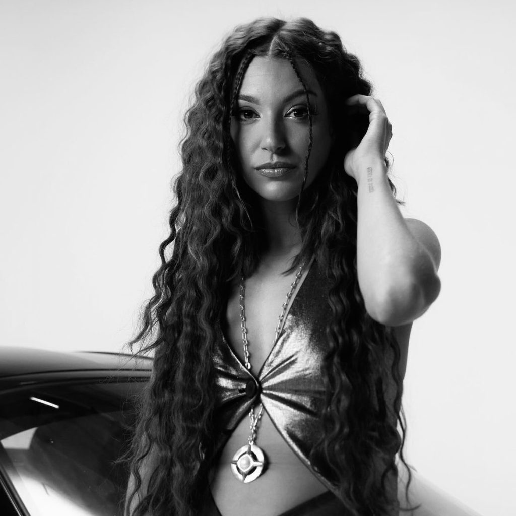 Ana Guerra engrandece “Contar Mentiras”