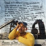 Cris Helia nos hace volar con sus “Aviones de Papel”