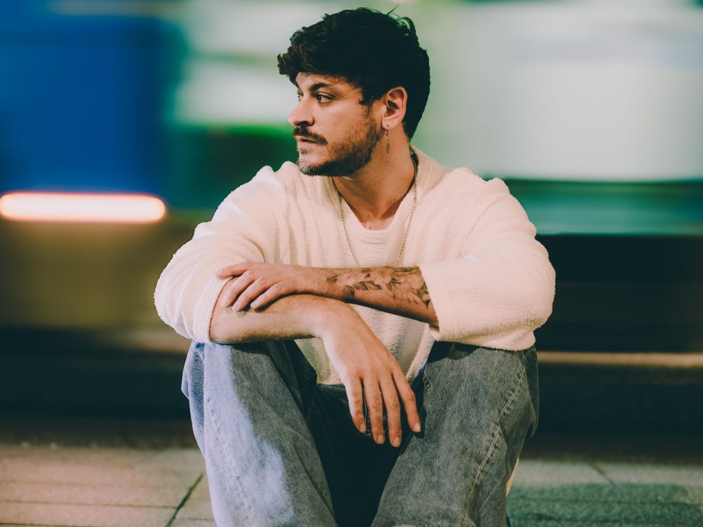 Cepeda nos llena de emoción con “Contradicción”