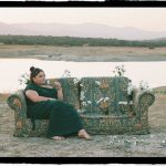 Bea Fernández nos rompe el corazón con “Margaritas En Tu Pelo”