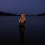Marina Reche es la tirita para los corazones rotos con “Oscuridad”