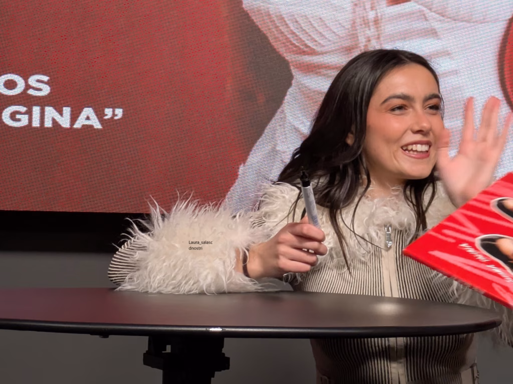 Chiara Oliver recoge el cariño de Madrid en una firma de discos muy especial