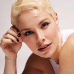 Soraya Arnelas celebra sus 20 años en la música con una multitud de sorpresas