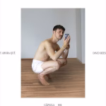 David Rees hace brillar la verdad de una generación en “Y ahora qué”