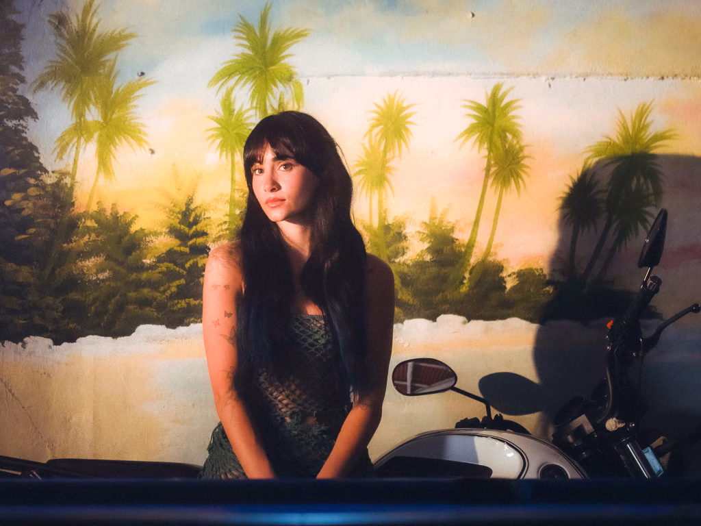 Aitana naturaliza la añoranza en “6 de febrero”