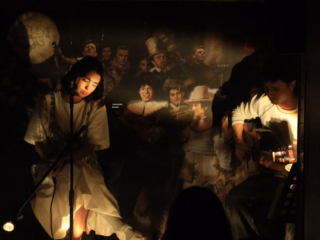 Anaju sorprende a Madrid con un show muy íntimo