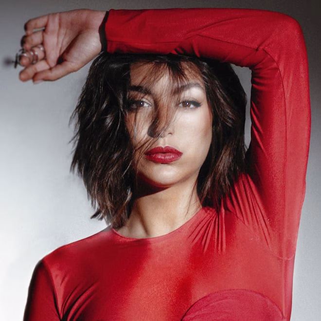 Ana Guerra regresa con fuerza al bolero en “La Llama”