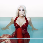 Mónica Naranjo vuelve llena de fuerza en “Por Un Like”