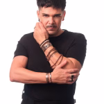 JUAN CEULAR, la nueva voz que mezcla raíz andaluza y sensibilidad italiana, lanza “Que salga lo malo”