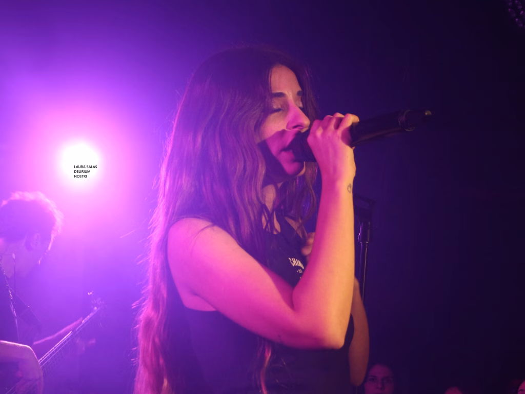 Chica Sobresalto nos sorprende con la listening party de «Información Sísmica»