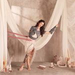 Bely Basarte nos sumerge en un viaje emocional con “Amor Letal”