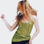 Olivia Bay es certera en “Sábado noche”