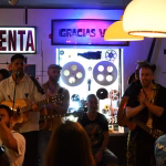 La Pegatina retrata los «Fuegos del Barrio» de Lavapiés