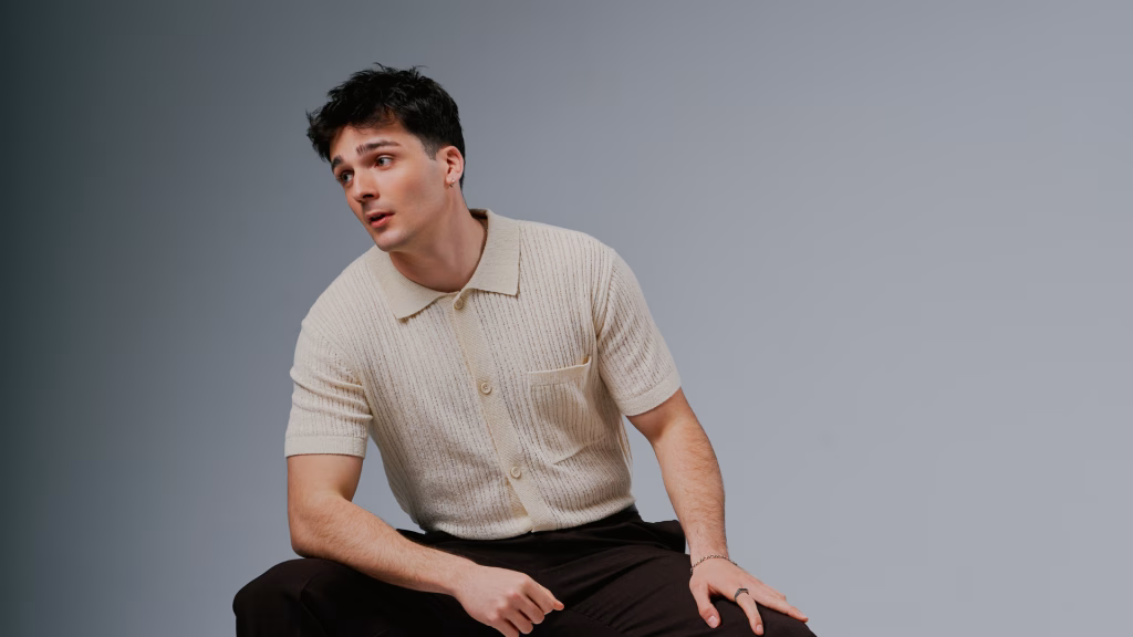 Max Navarro sigue creciendo con «Inigualable» 