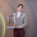 Izan Llunas recibe el Premio Continuará y emociona con un discurso sincero sobre su camino en la música