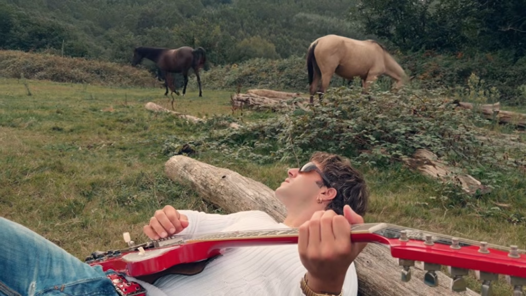 Álvaro de Luna es pasión eléctrica en “Lo siento”